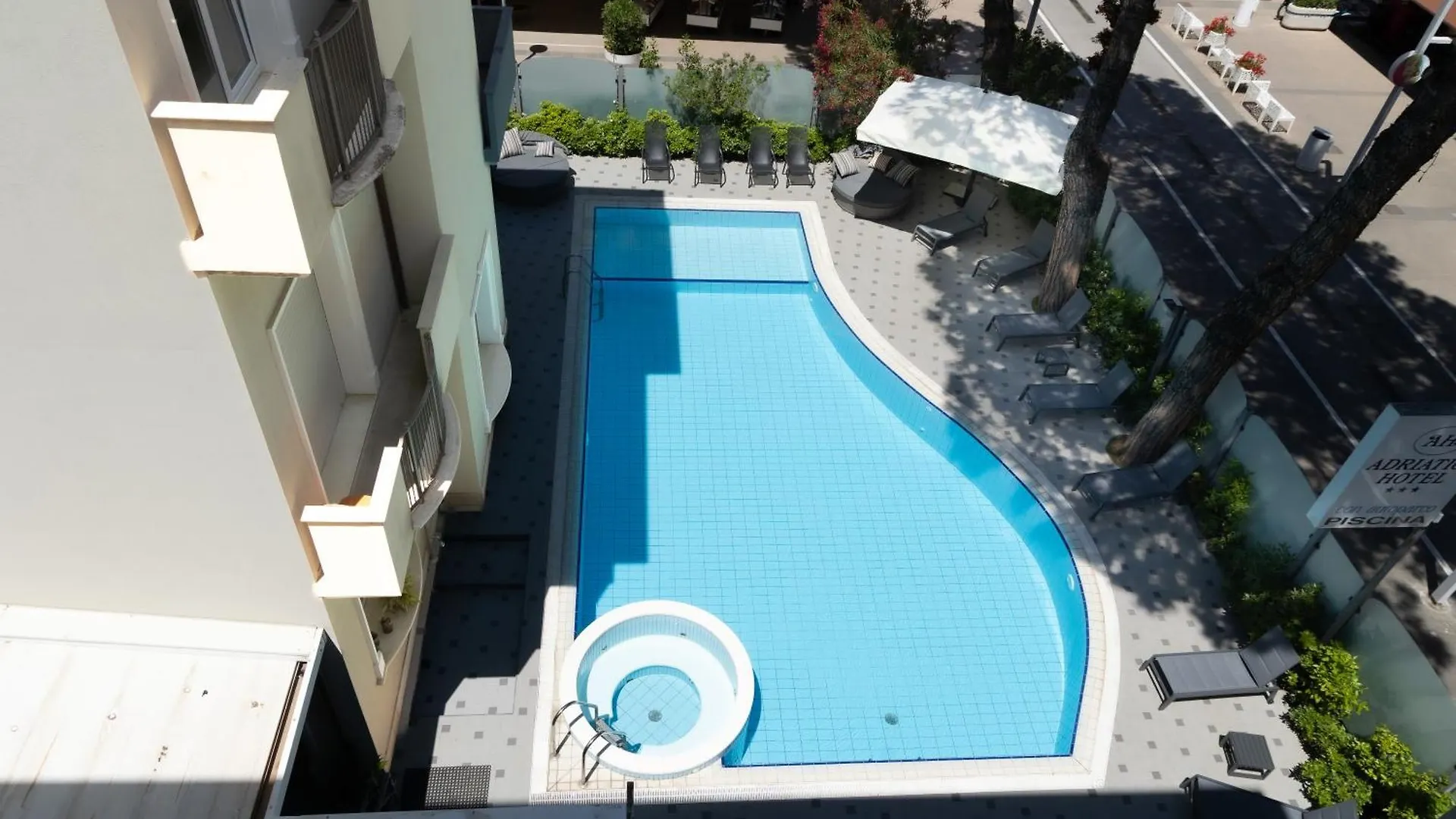 Hotel Adriatica Con Piscina Riccione