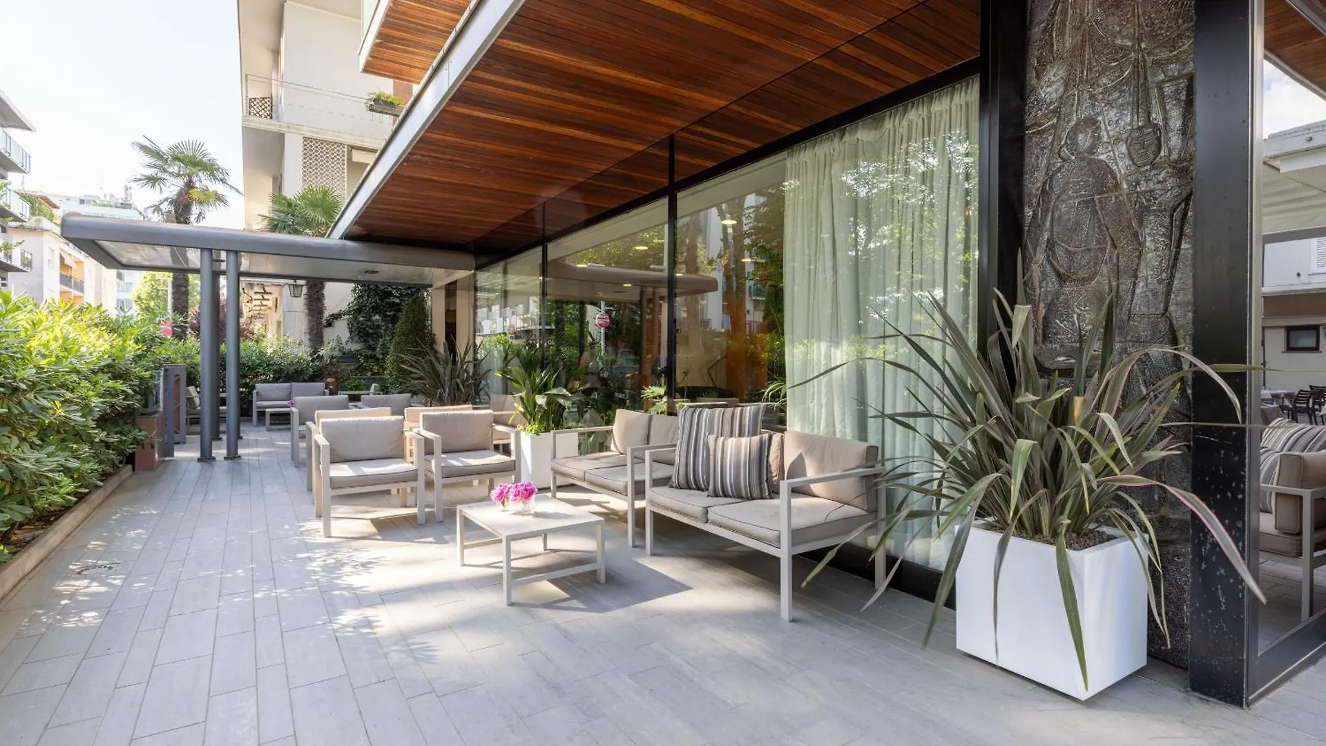 Hotel Adriatica Con Piscina Riccione 3*,  Italië